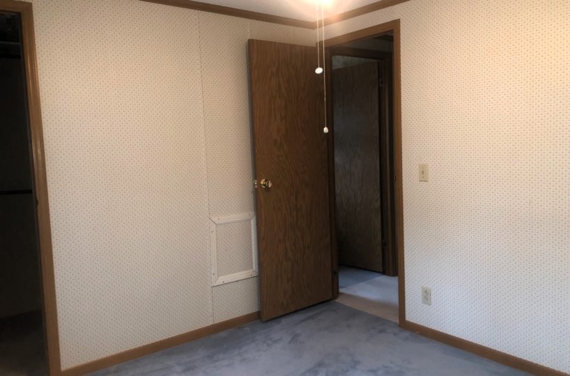 1003-034 bedroom 2 - Evergreen Estates