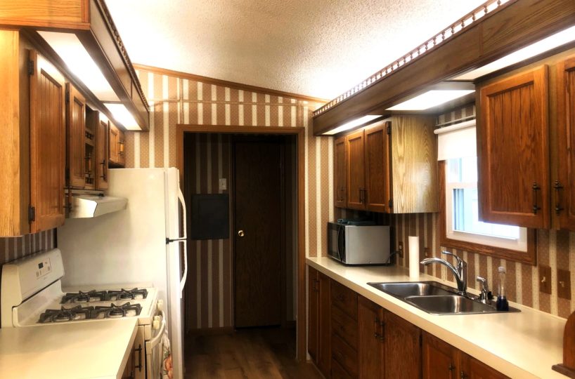 1003-034 kitchen 2 - Evergreen Estates