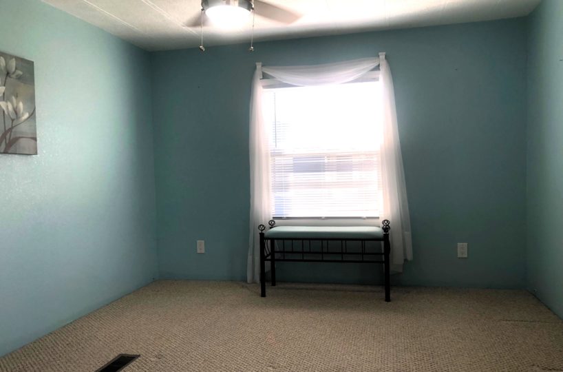 1003-42 guest bathroom - Evergreen Estates